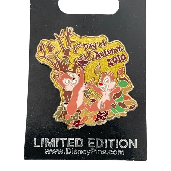 Disney Parks Chip & Dale 1st Day of Autumn 2010 Limited Edition Pin - Picture 4 of 4